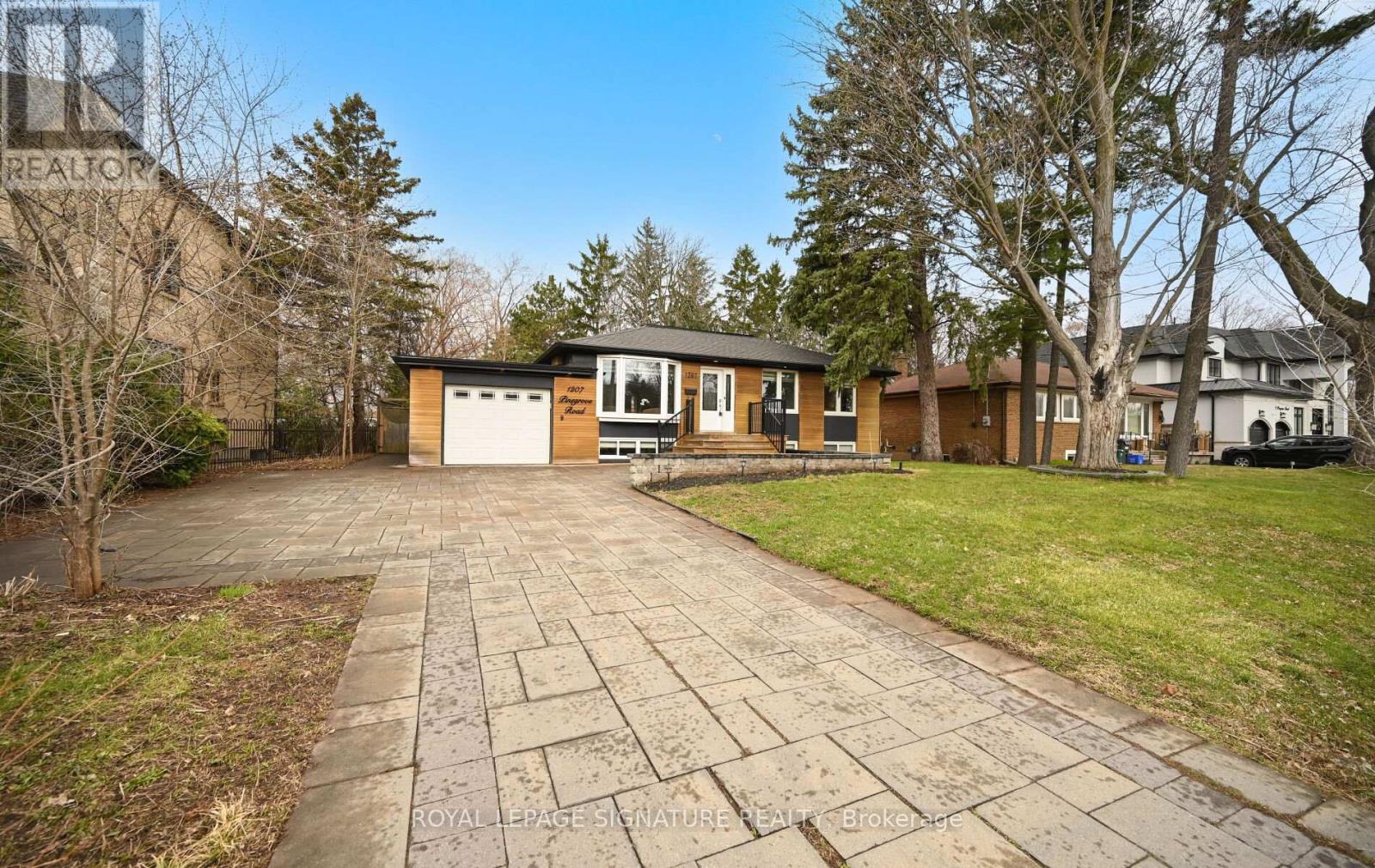 Detached at 1207 PINEGROVE ROAD, Oakville (WO West)