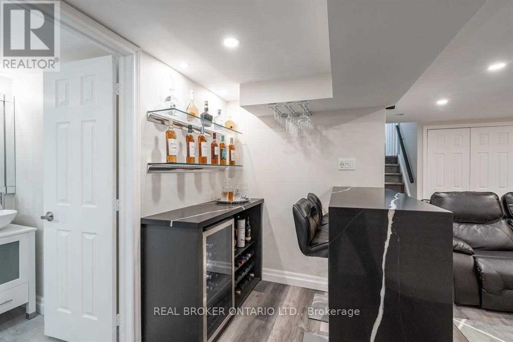 Detached at 2 CORE CRESCENT, Brampton