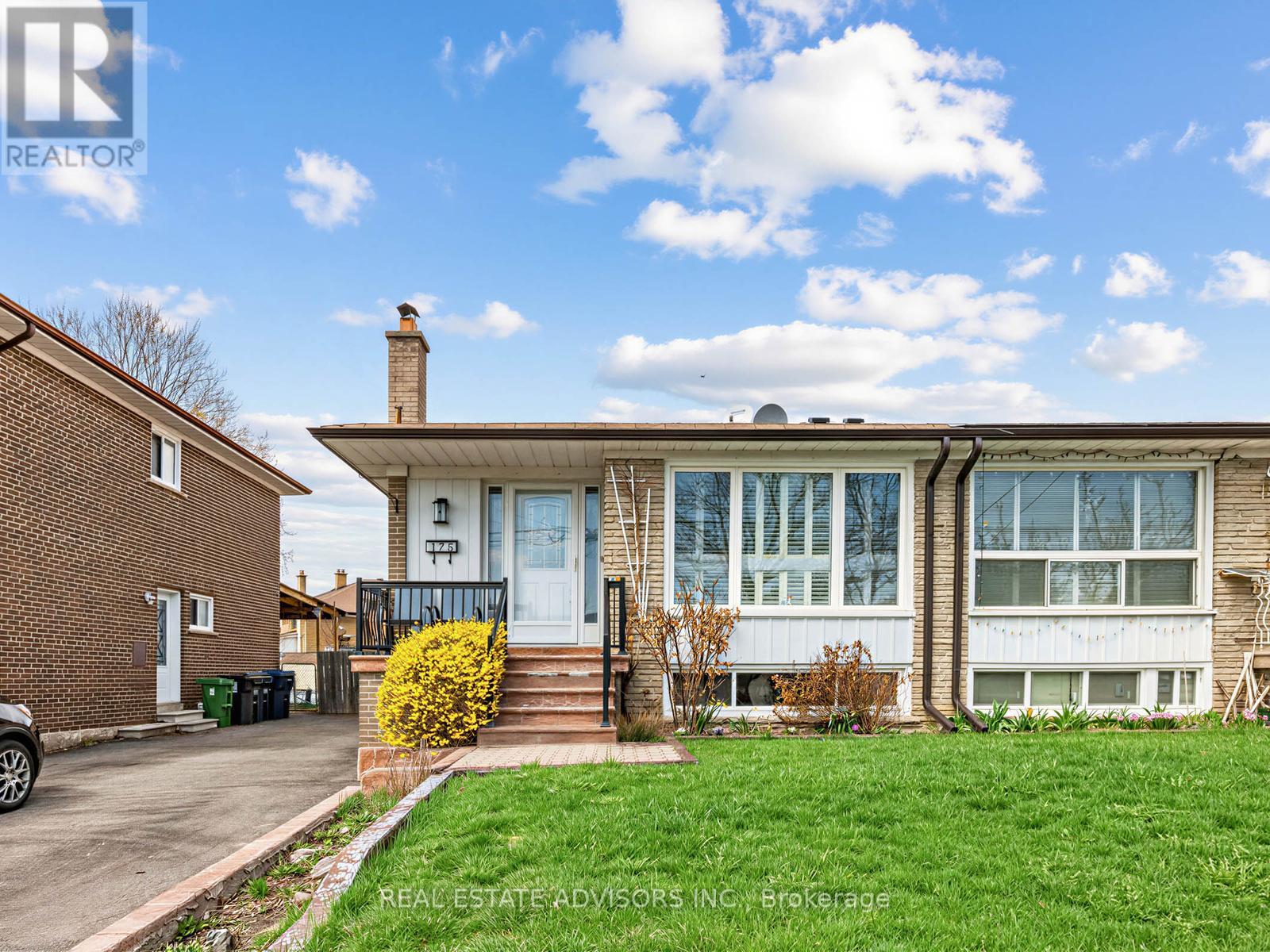 Semi-Detached/Link at 175 LINDYLOU ROAD, Toronto (Humbermede)
