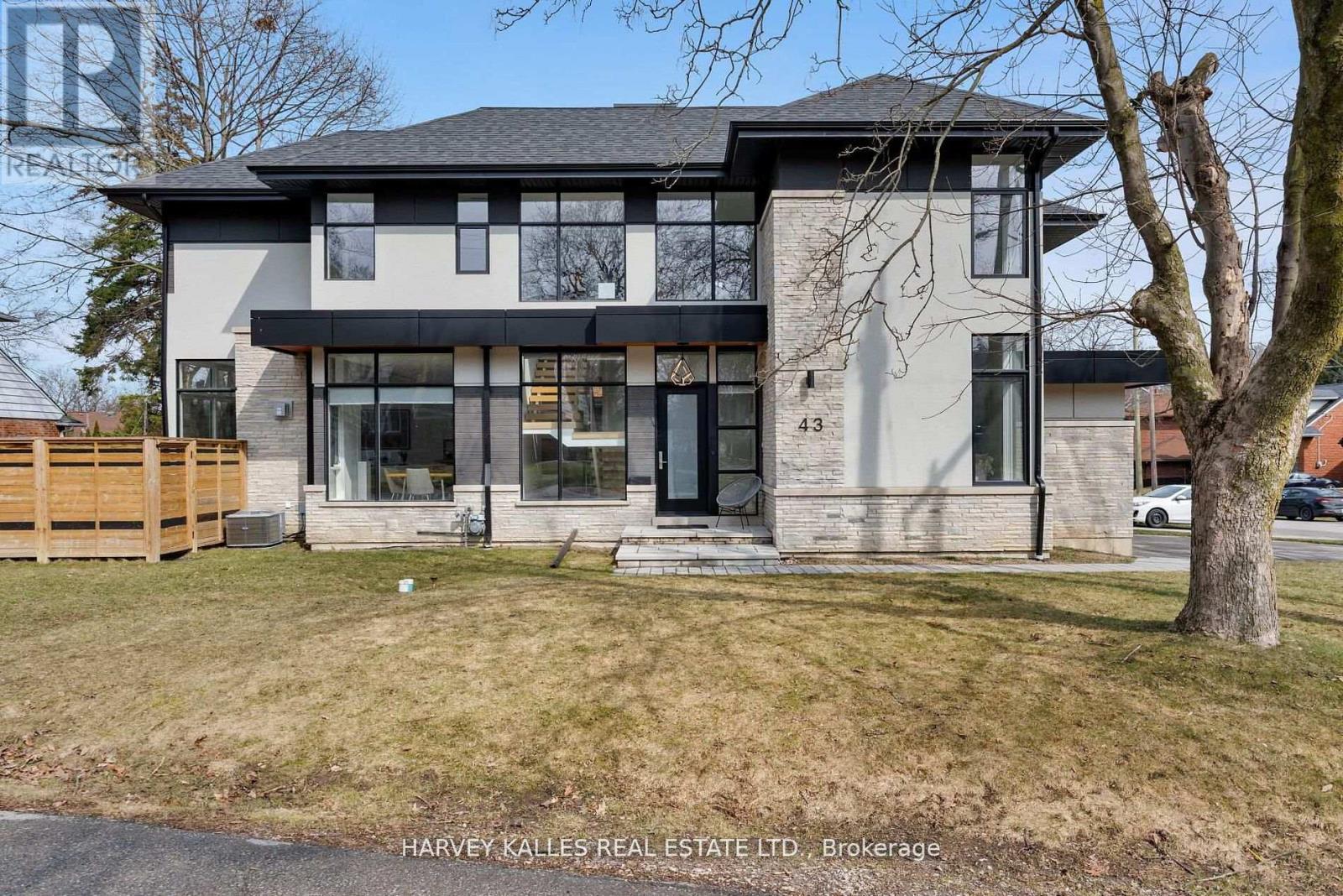 Detached at 43 BALLACAINE DRIVE, Toronto (Stonegate-Queensway)
