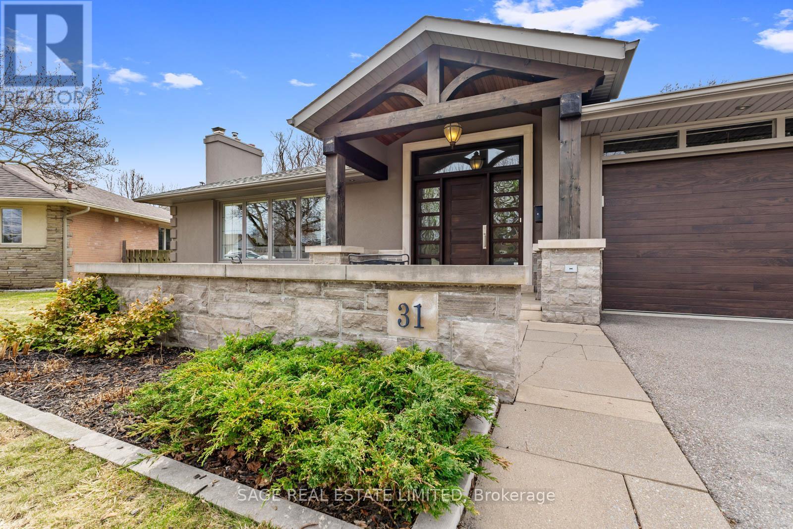 Detached at 31 ASHWOOD CRESCENT, Toronto (Princess-Rosethorn)