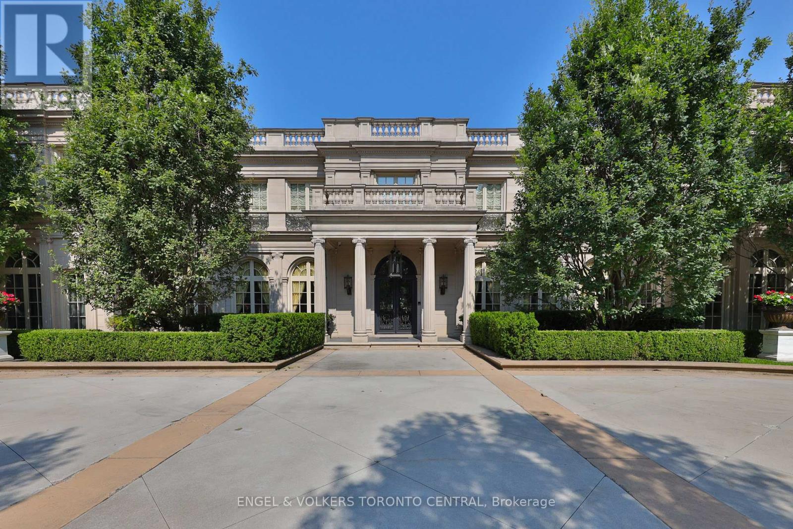 Detached at 489 LAKESHORE ROAD E, Oakville (MO Morrison)