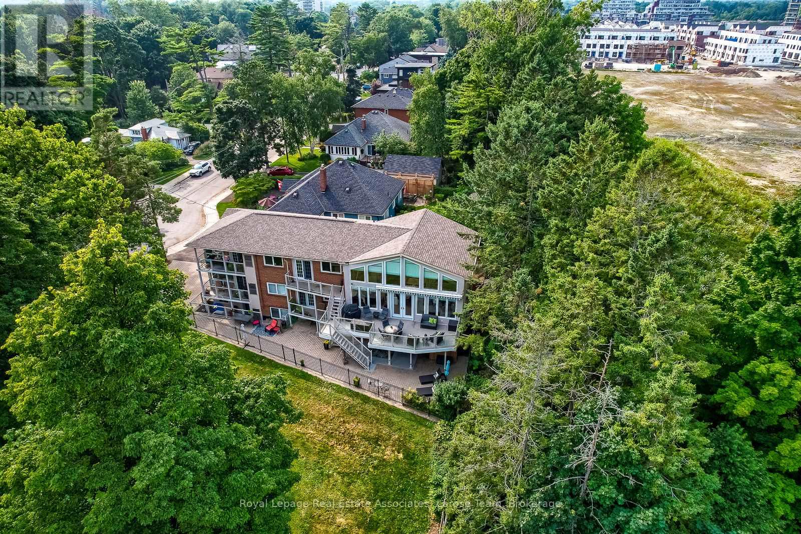 Apartment at 3 - 75 MAPLE AVENUE S, Mississauga (Port Credit)