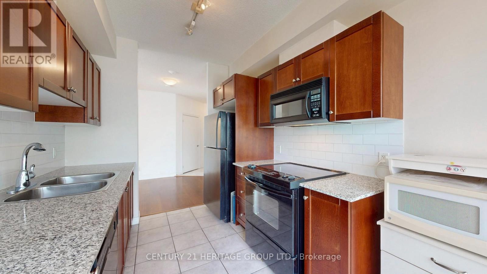 Apartment at 405 - 1359 RATHBURN ROAD E, Mississauga