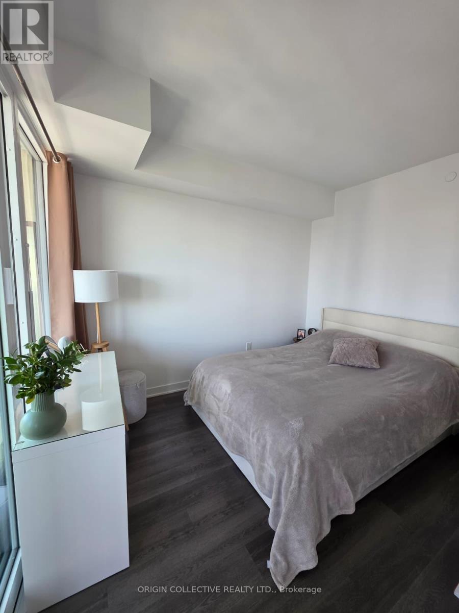 Apartment at 2308 - 3900 CONFEDERATION PARKWAY, Mississauga