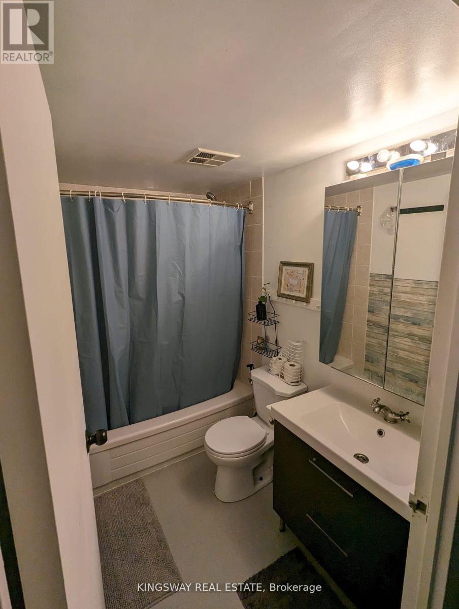 Apartment at 1004 - 300 WEBB DRIVE, Mississauga