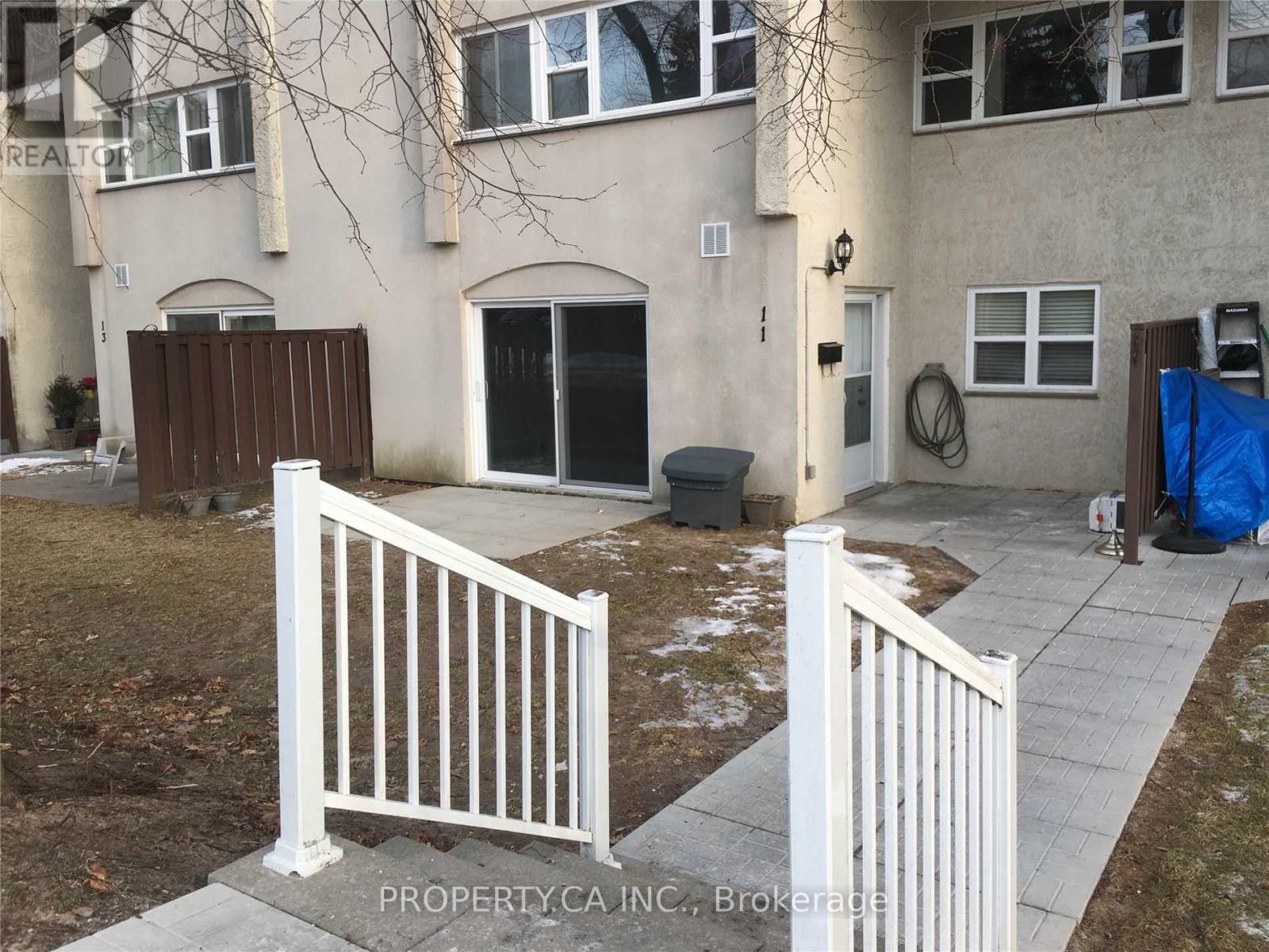 Townhouse at 11 - 3050 CONSTITUTION BOULEVARD, Mississauga (Applewood)