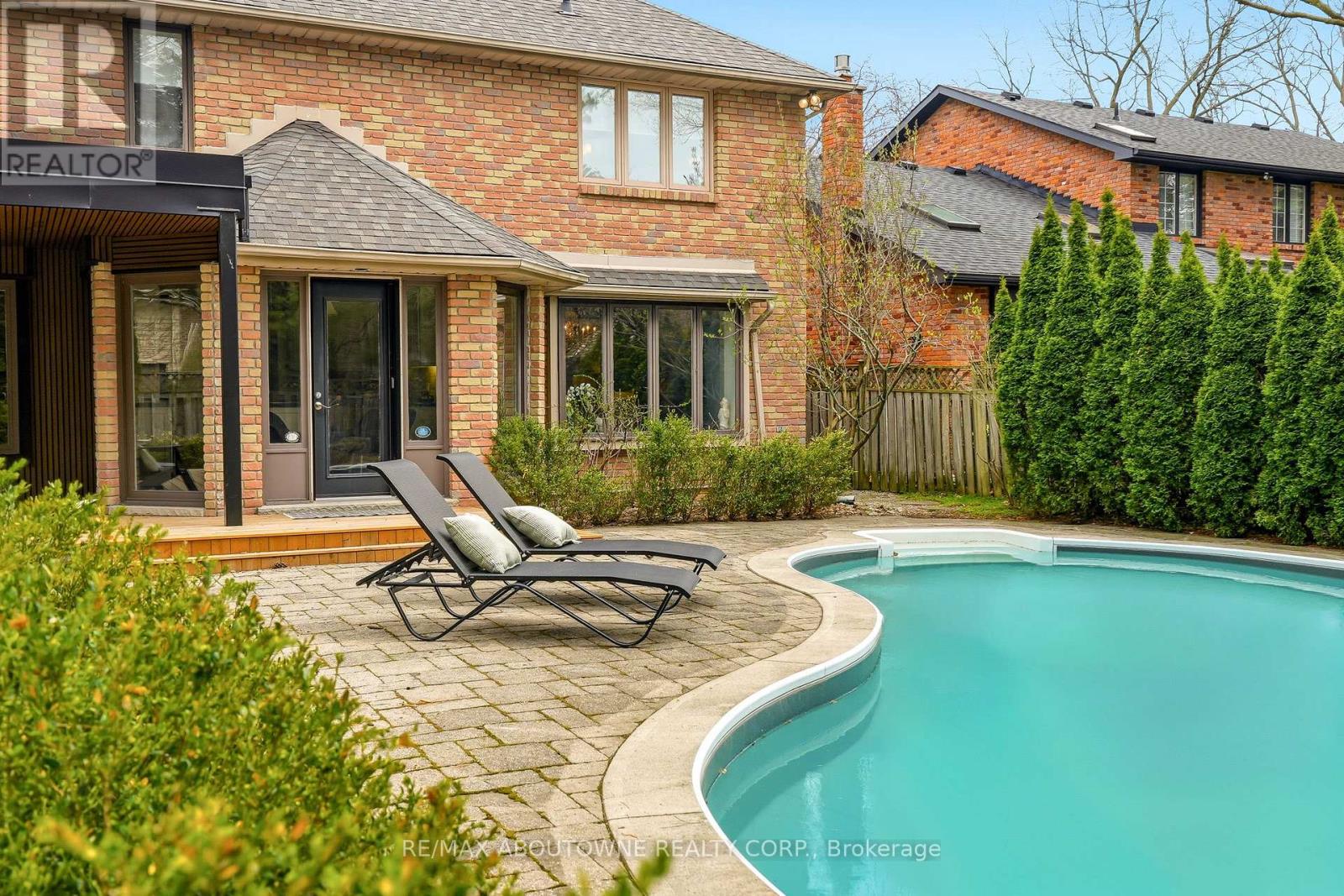 Detached at 356 SHOREACRES ROAD, Burlington