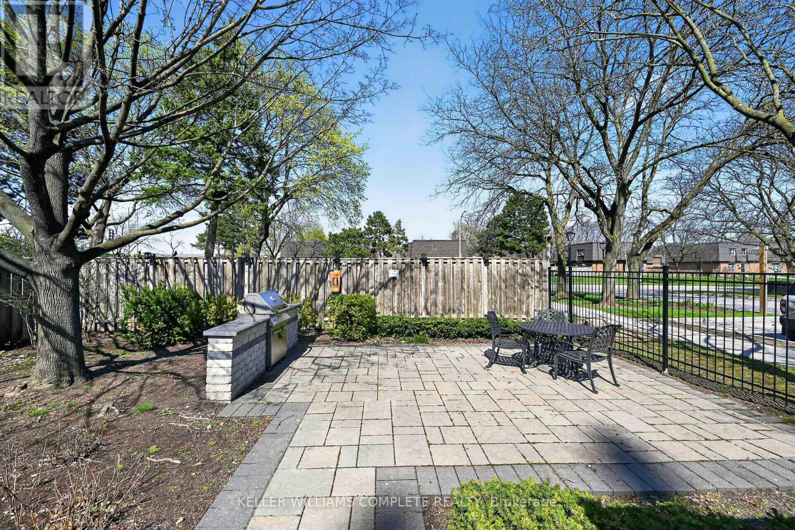 Apartment at 904 - 700 DYNES ROAD, Burlington
