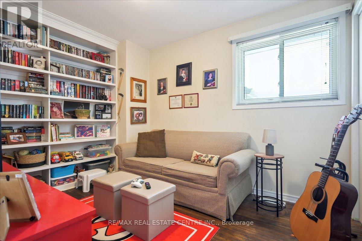 Detached at 74 MOUNTAINVIEW ROAD S, Halton Hills