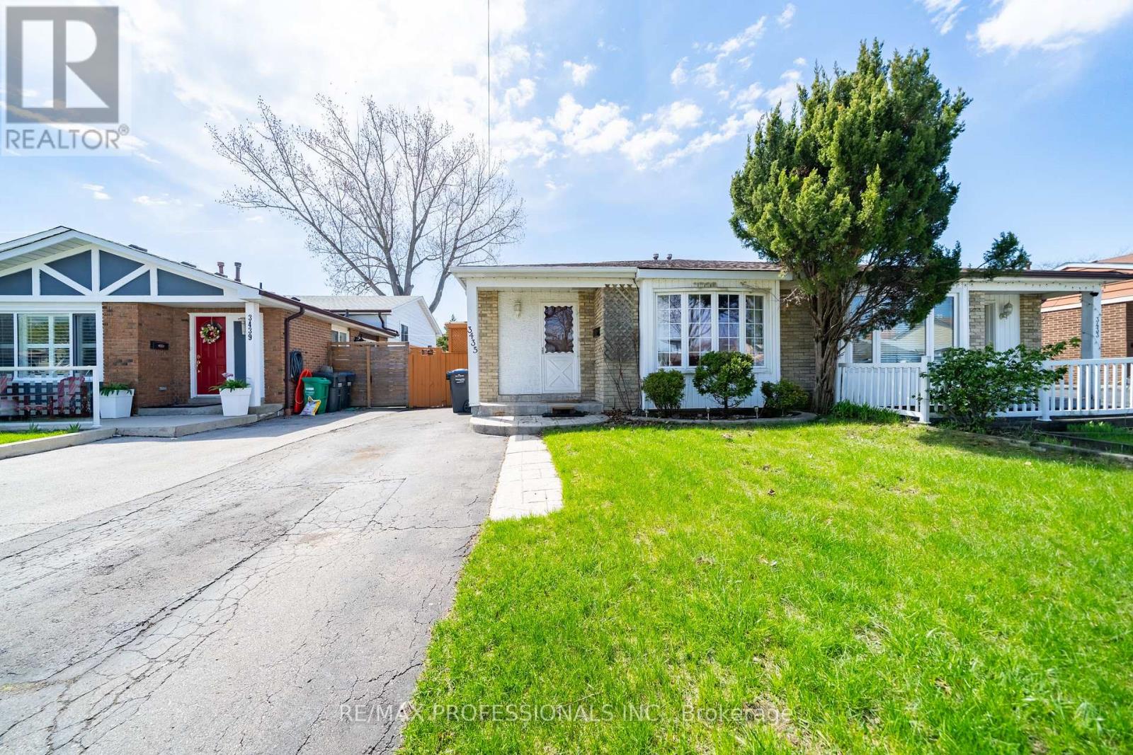 Semi-Detached/Link at 3435 MARTINS PINE CRESCENT, Mississauga (Erin Mills)
