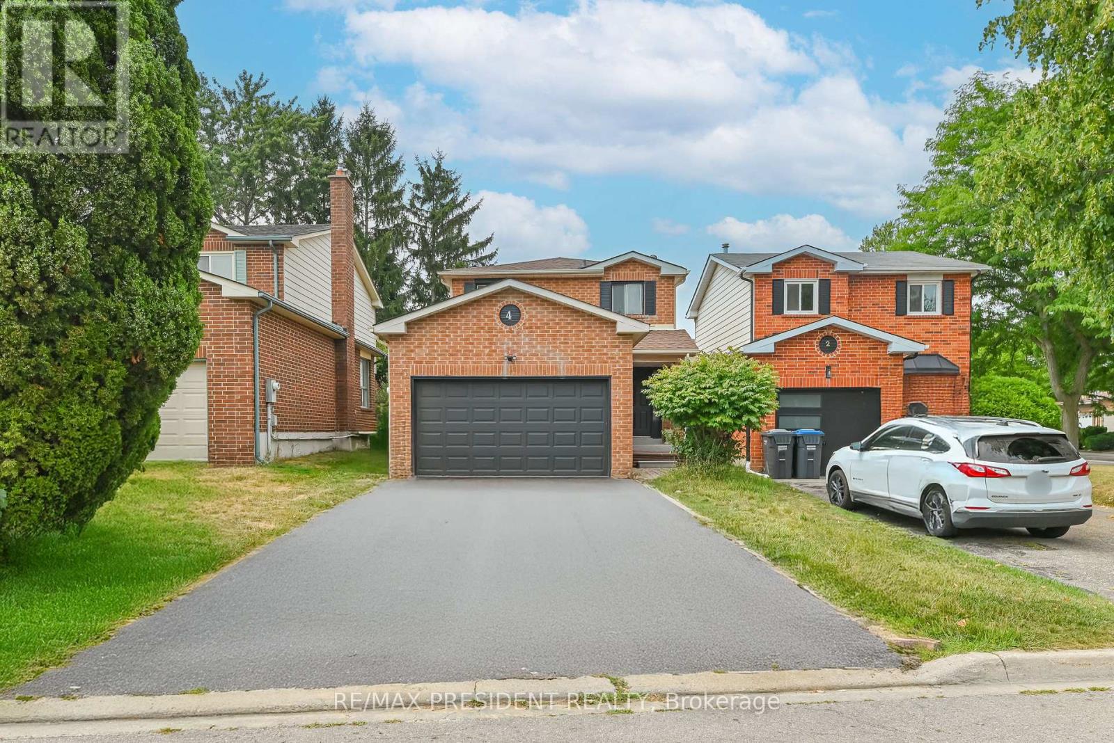 Detached at 4 LAWNVIEW COURT, Brampton (Heart Lake West)