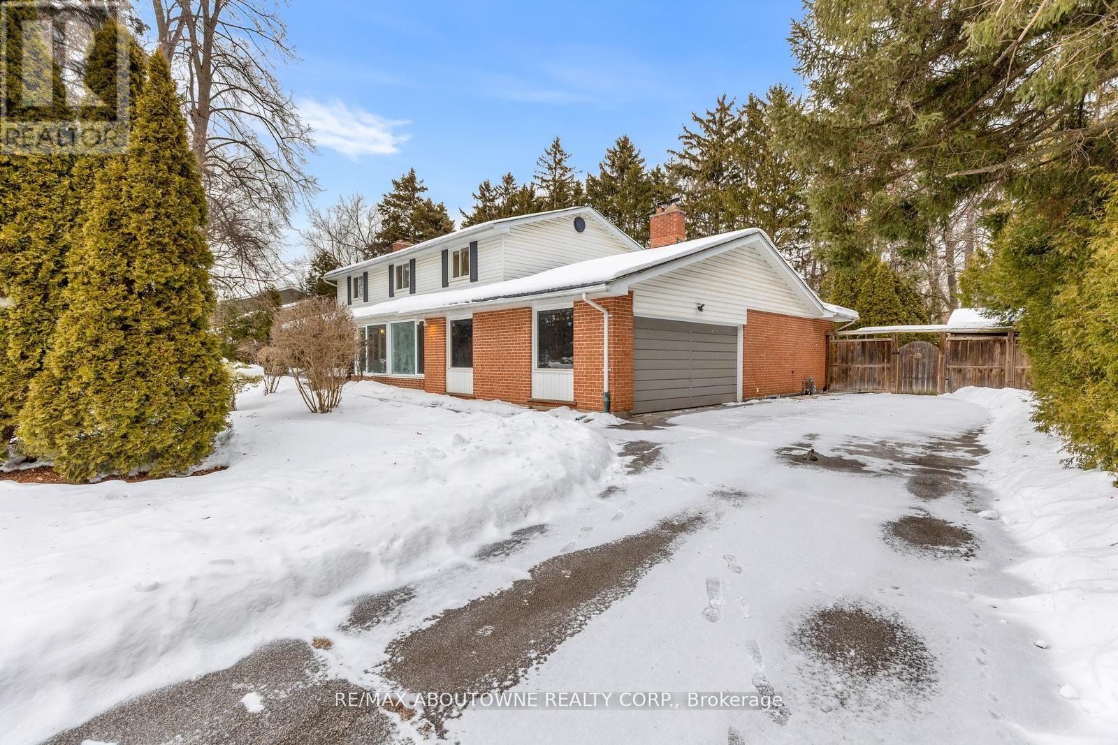 Detached at 145 WOLFDALE AVENUE, Oakville (SW Southwest)