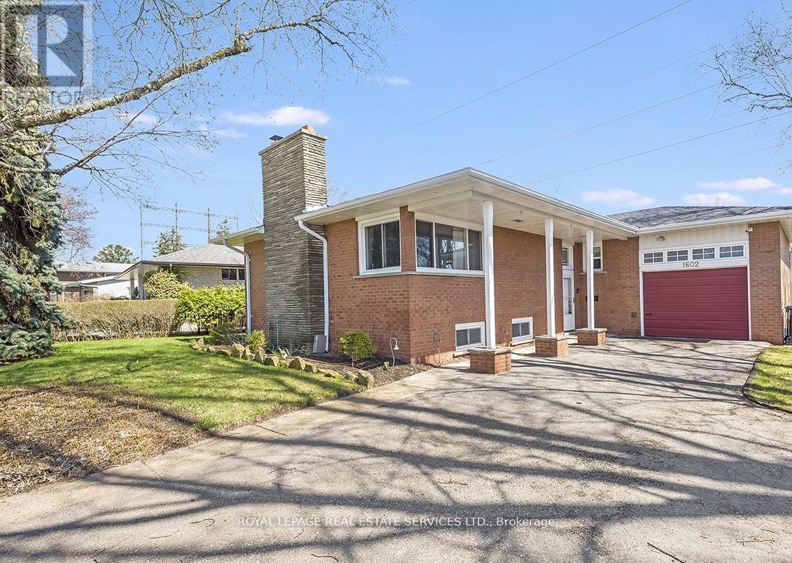 Detached at 1602 CARLETTA DRIVE, Mississauga (Lakeview)