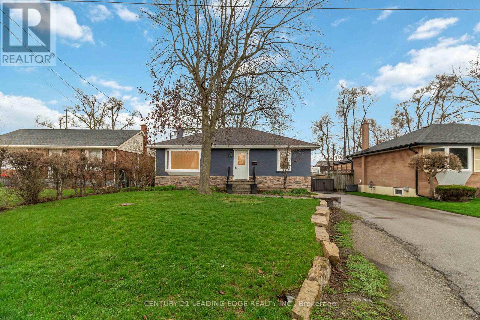 Detached at 623 WICKENS AVENUE, Burlington (LaSalle)