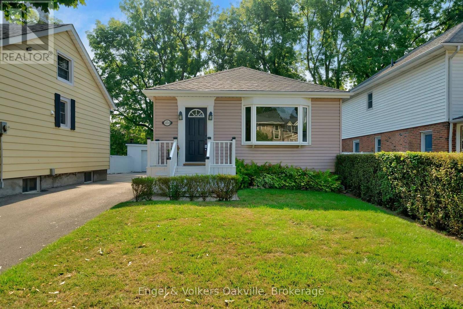 Detached at 1354 ONTARIO STREET, Burlington (Brant)