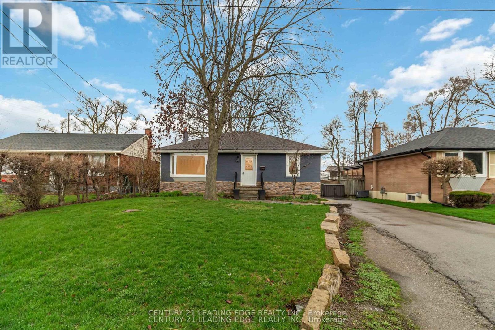 Detached at 623 WICKENS AVENUE, Burlington (LaSalle)