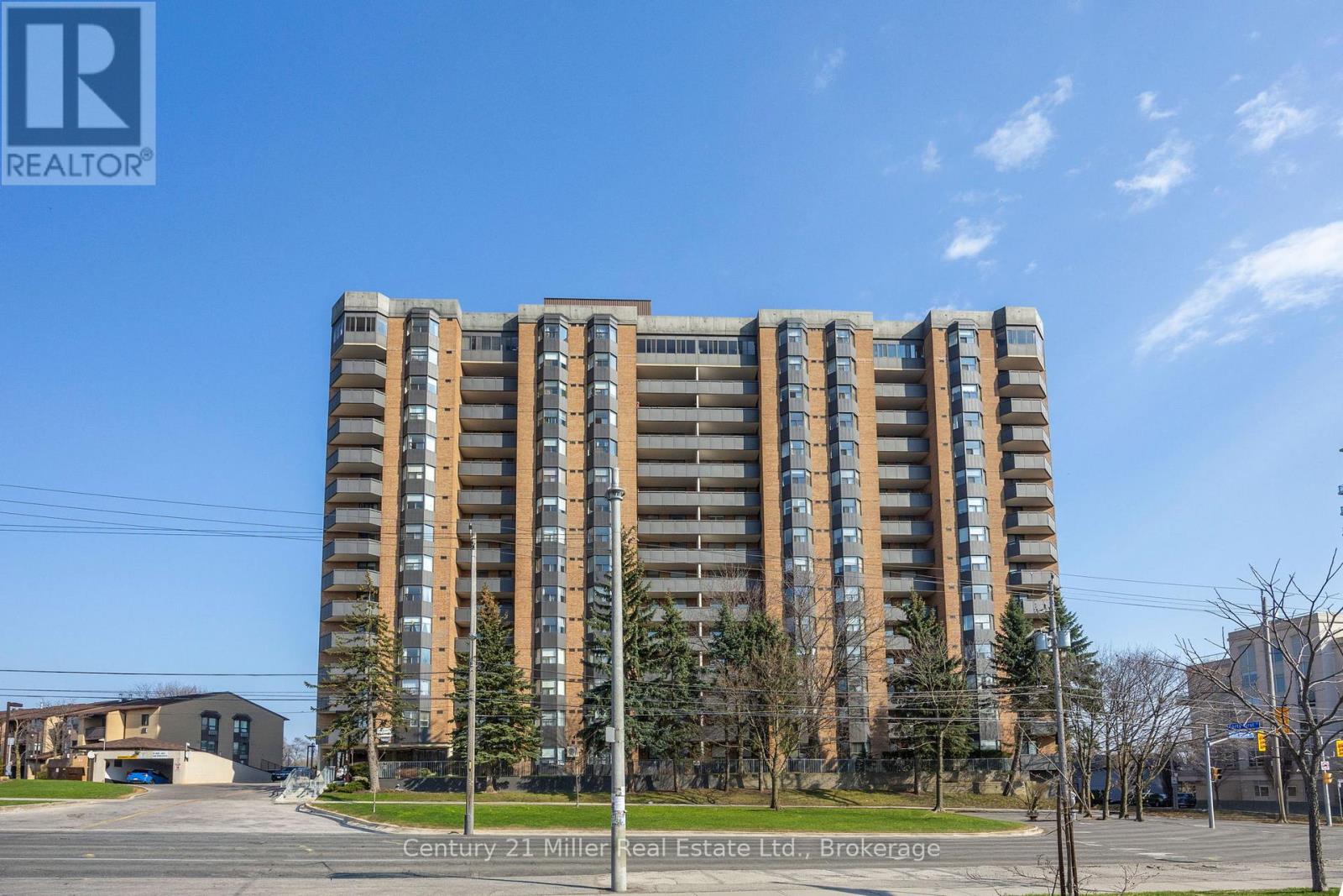 Apartment at 411 - 3845 LAKE SHORE BOULEVARD W, Toronto (Long Branch)