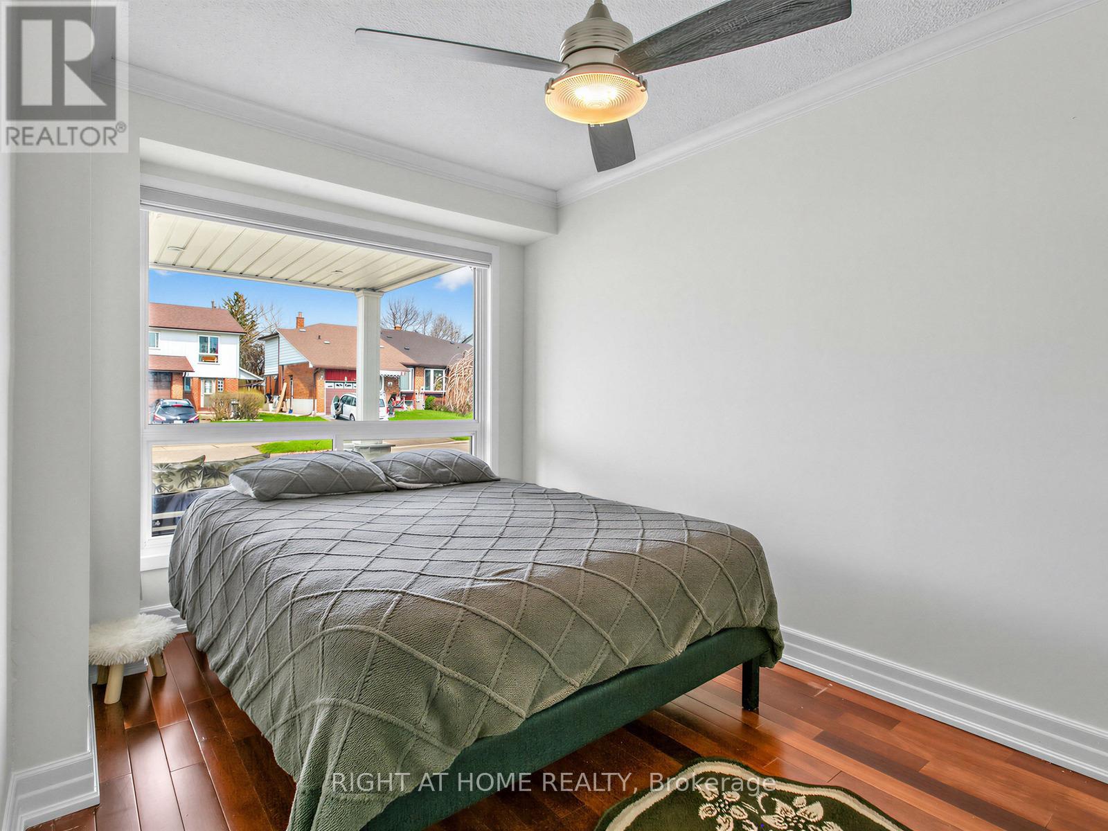 Semi-Detached/Link at 137 BEECH STREET, Brampton