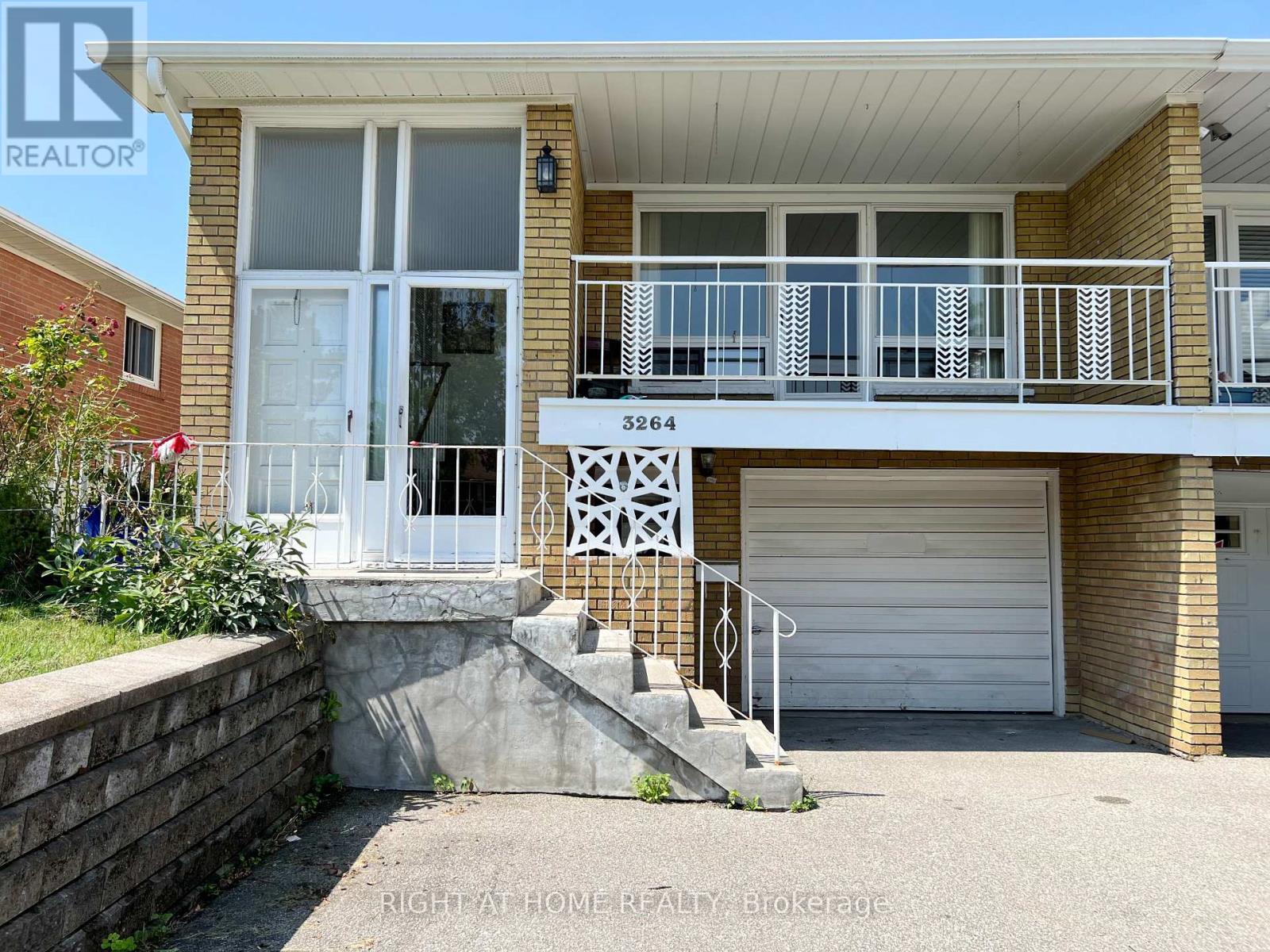 Semi-Detached/Link at BSMT - 3264 FIELDGATE DRIVE, Mississauga (Applewood)