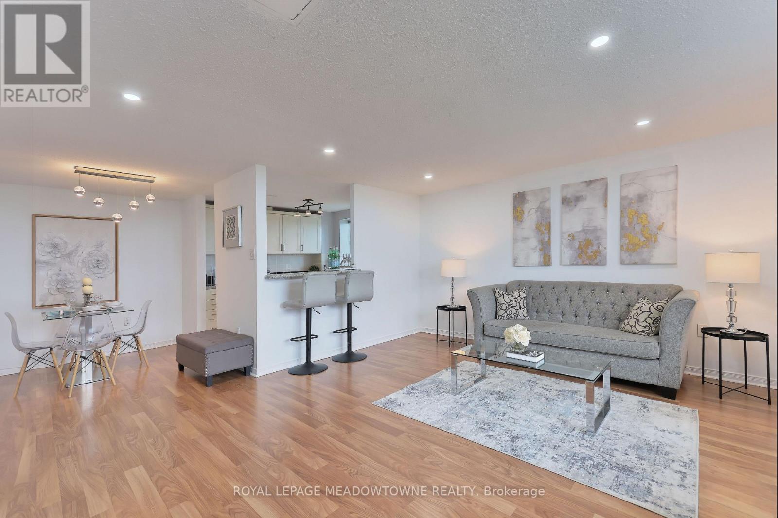 Apartment at 1013 - 6720 GLEN ERIN DRIVE, Mississauga (Meadowvale)