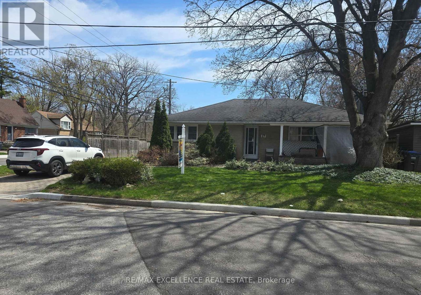 Detached at 17 ARMSTRONG STREET, Brampton (Downtown Brampton)