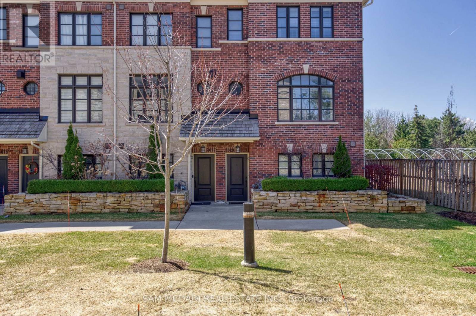Townhouse at 2029 QUEENSBOROUGH GATE, Mississauga (Central Erin Mills)