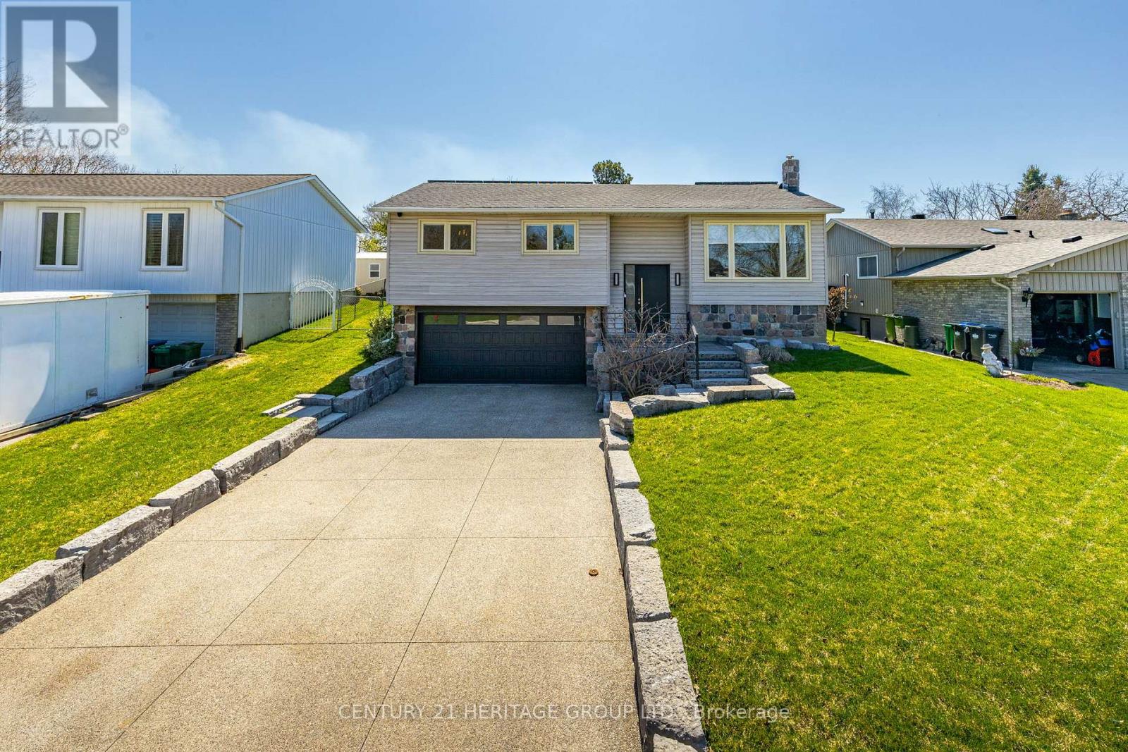 Detached at 154 RIDGE ROAD, Caledon (Bolton West)