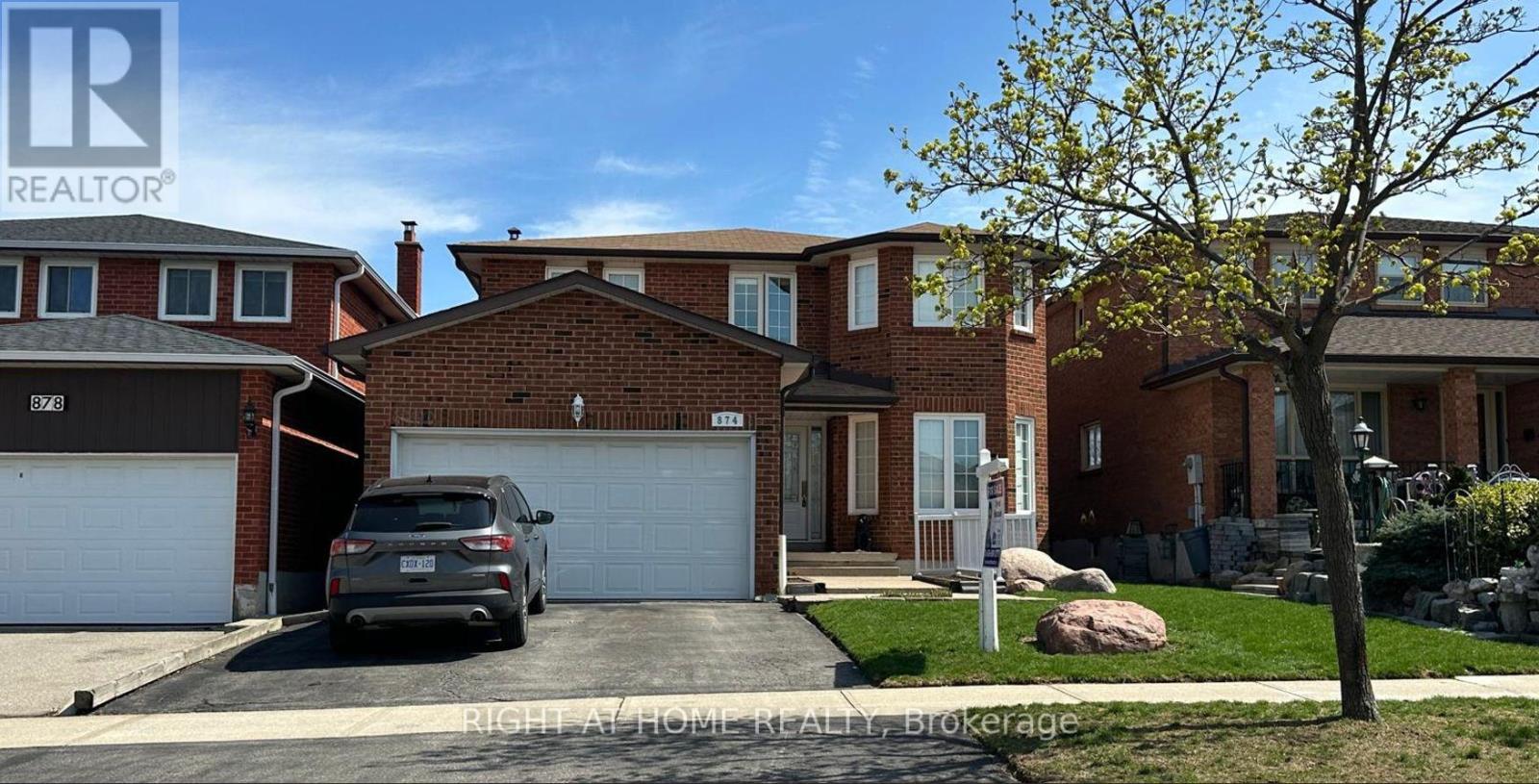 Detached at 874 WETHERBY LANE N, Mississauga (Rathwood)