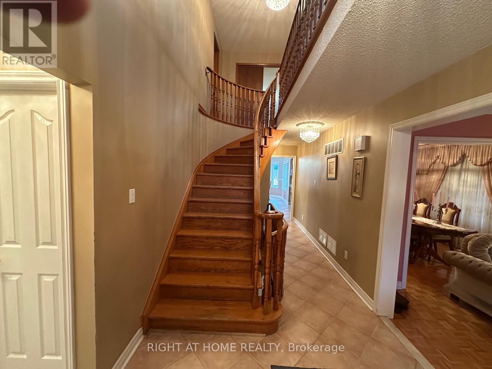 Detached at 874 WETHERBY LANE N, Mississauga