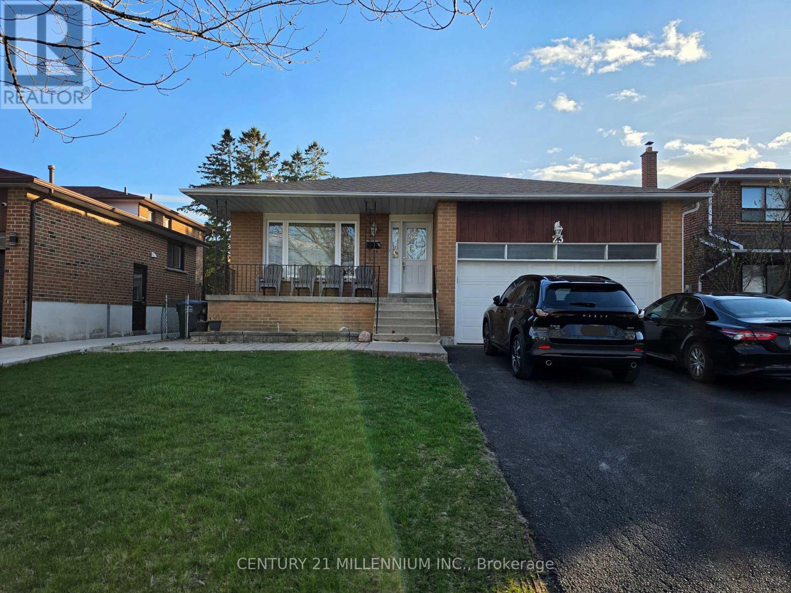 Detached at 23 MALCOLM CRESCENT, Brampton (Central Park)