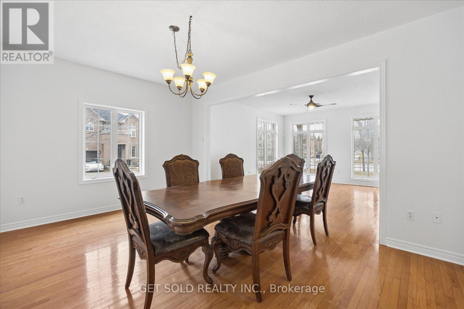 Detached at 16 DEERCHASE ROAD, Brampton