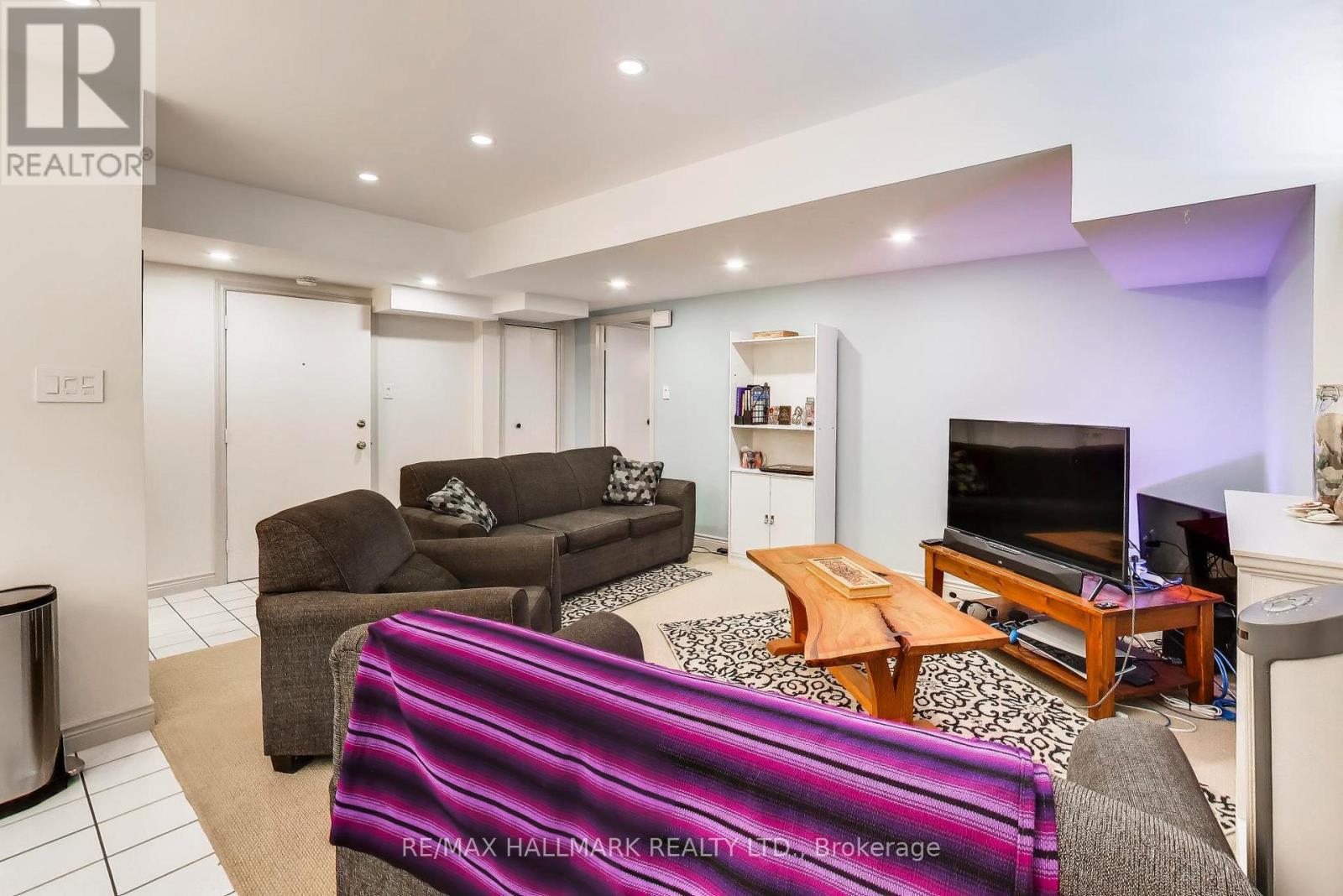 Multiplex at 76 ASHBOURNE DRIVE, Toronto