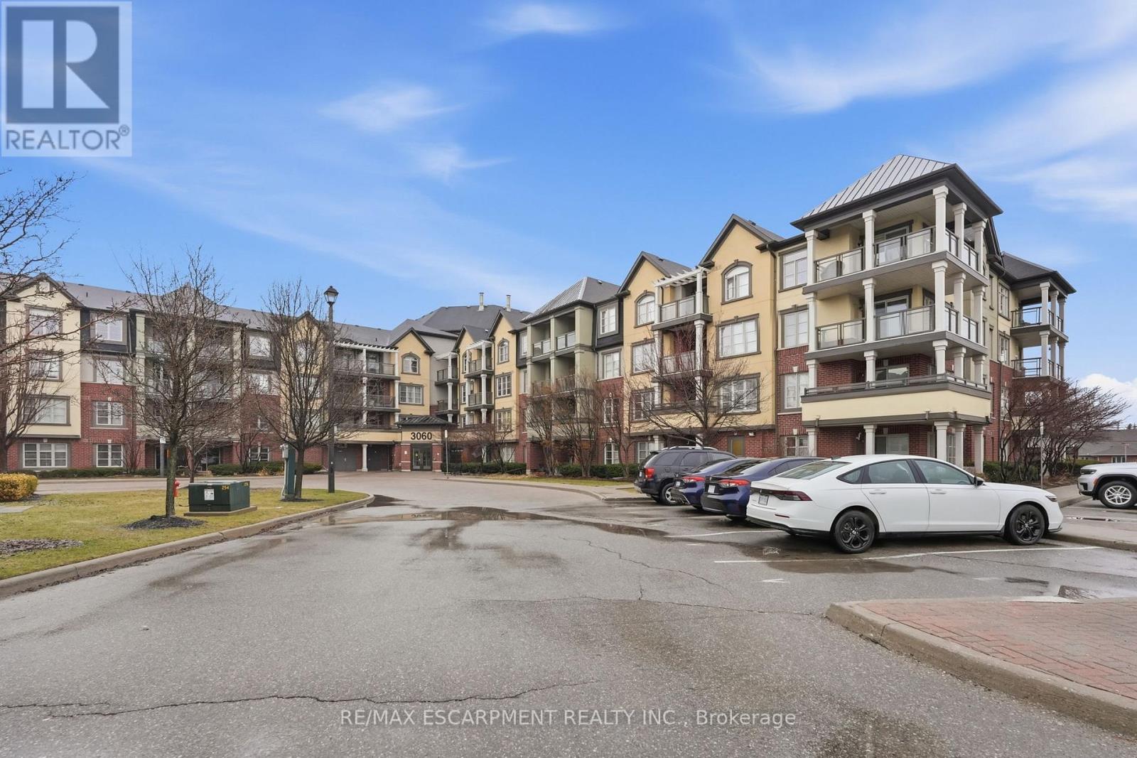 Apartment at 226 - 3060 ROTARY WAY, Burlington (Alton)