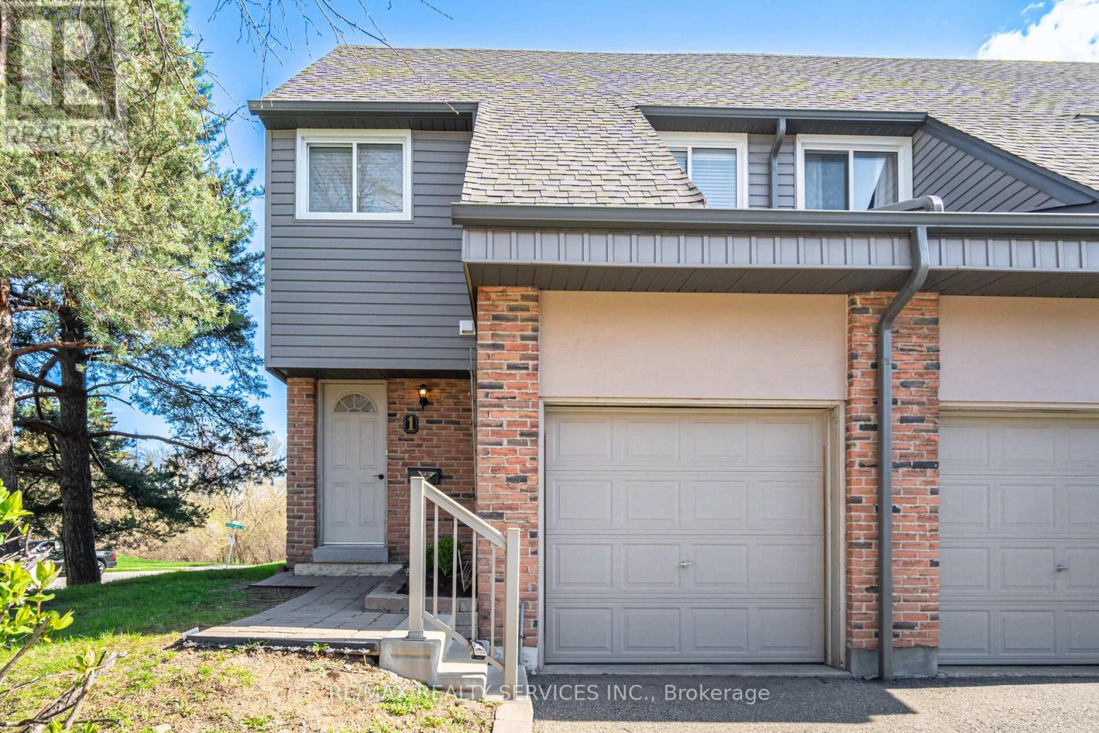 Townhouse at 1 - 1 TARA PARK COURT, Brampton (Brampton North)