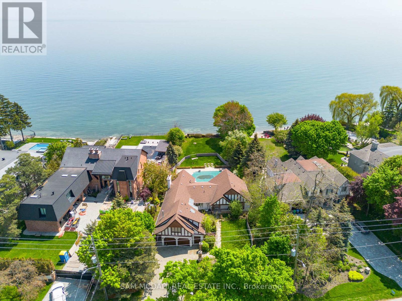 Detached at 1588 WATERSEDGE ROAD, Mississauga (Clarkson)