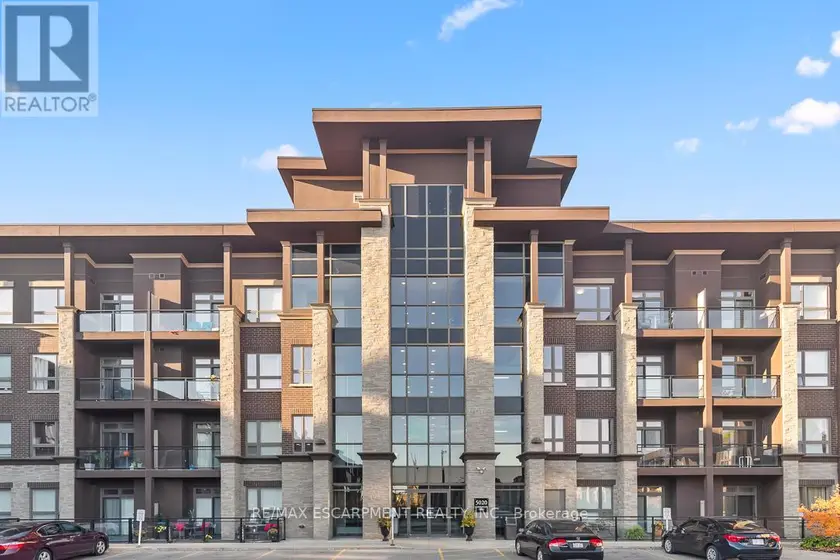 Apartment at 302 - 5020 CORPORATE DRIVE, Burlington