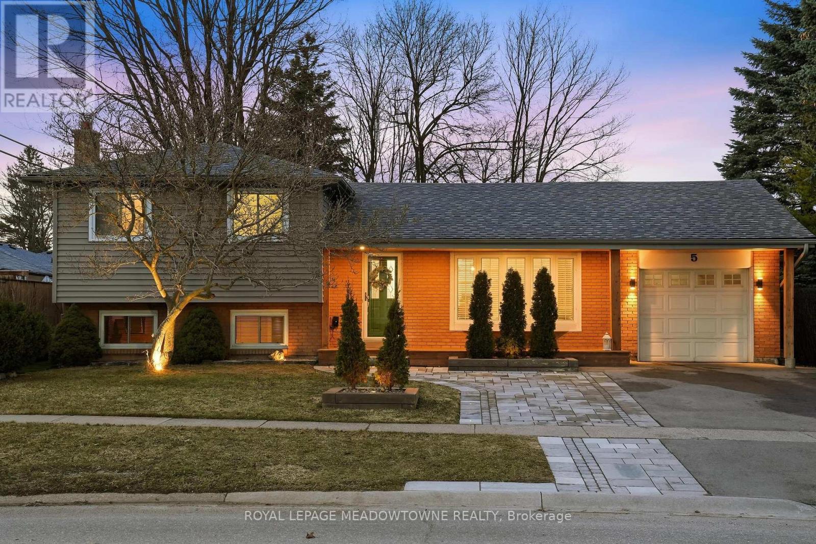 Detached at 5 ROSEFIELD DRIVE, Halton Hills (Georgetown)