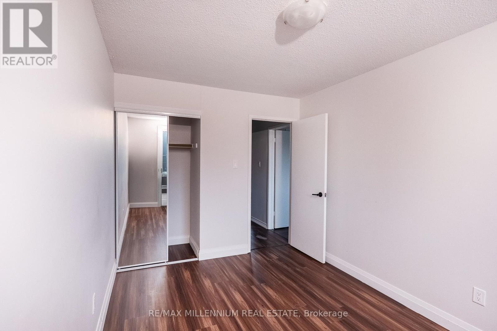 Townhouse at 87 - 87 CARISBROOKE COURT, Brampton