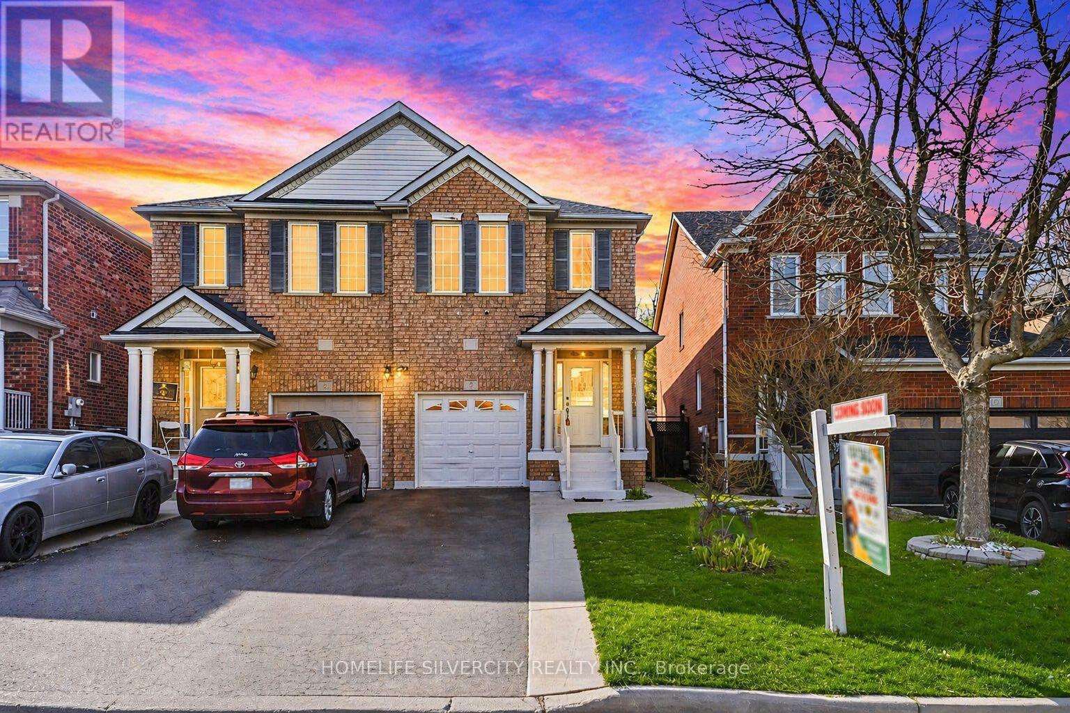 Semi-Detached/Link at 8 OAK GARDENS COURT, Brampton (Sandringham-Wellington)
