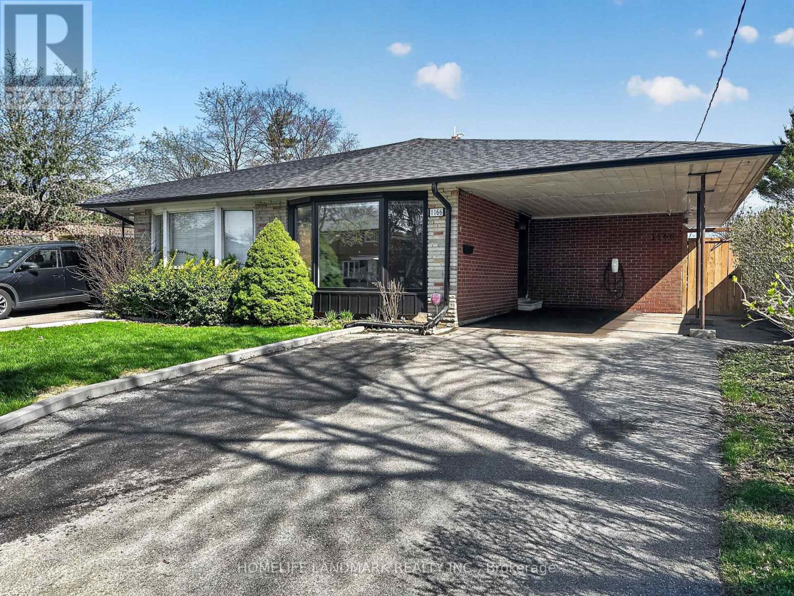 Semi-Detached/Link at 1166 KINGSHOLM DRIVE, Mississauga (Applewood)