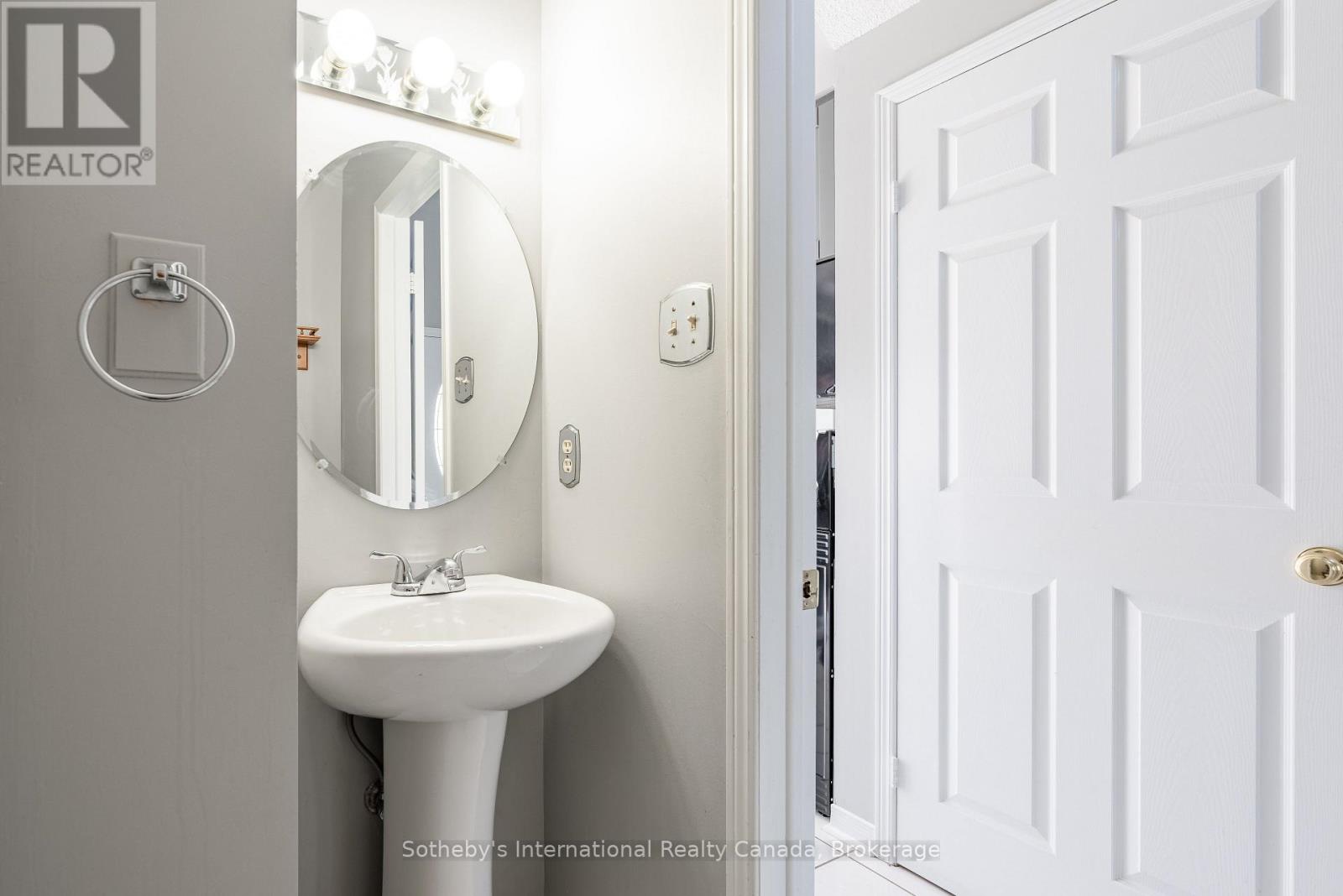 Detached at 2185 VISTA DRIVE, Burlington