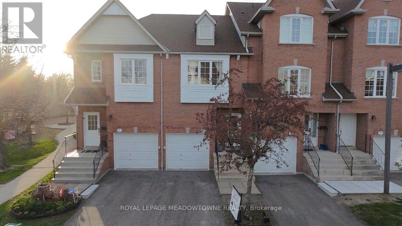 Townhouse at 2 - 1591 SOUTH PARADE COURT, Mississauga (East Credit)