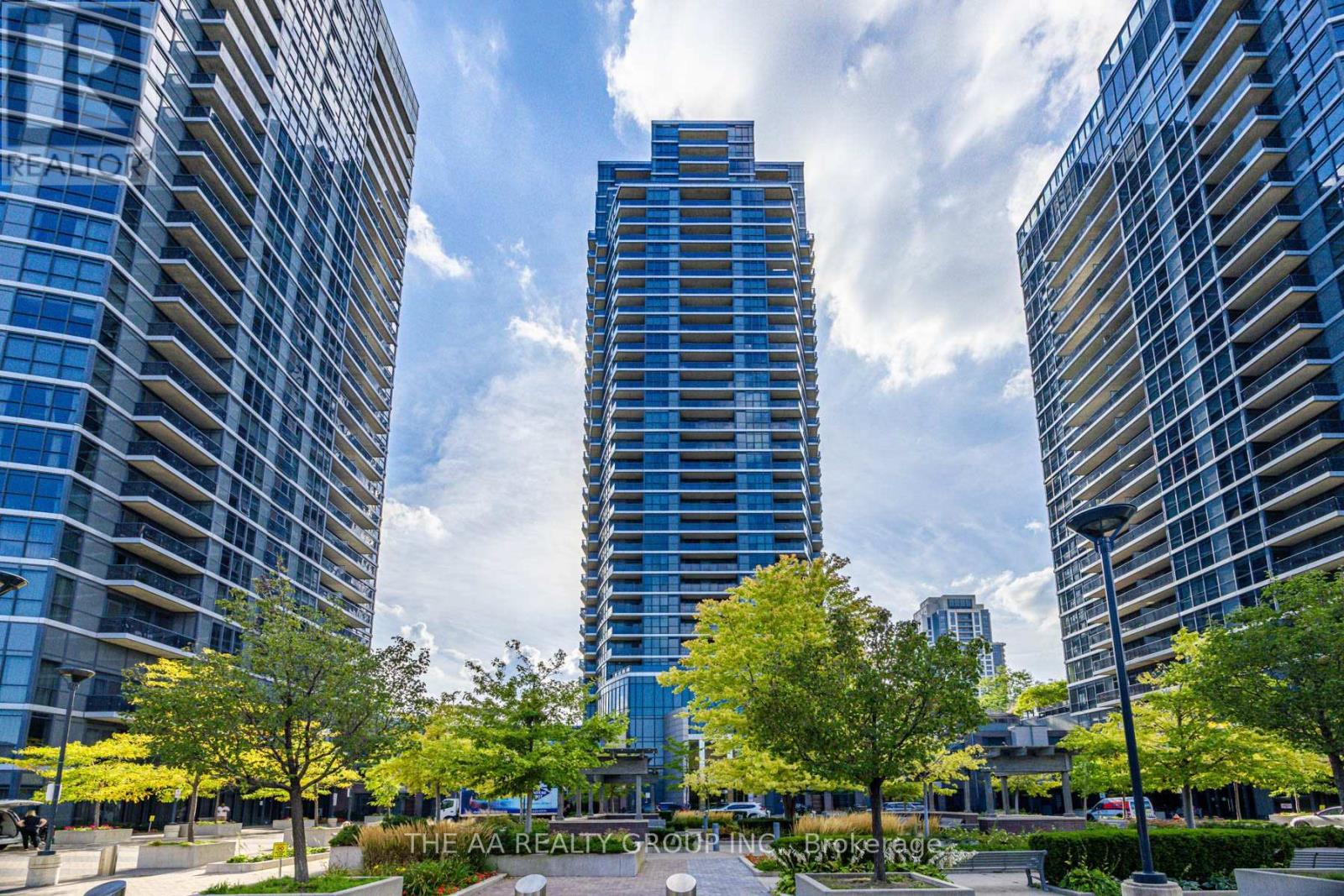 Apartment at 2111 - 5 VALHALLA INN ROAD, Toronto (Islington-City Centre West)