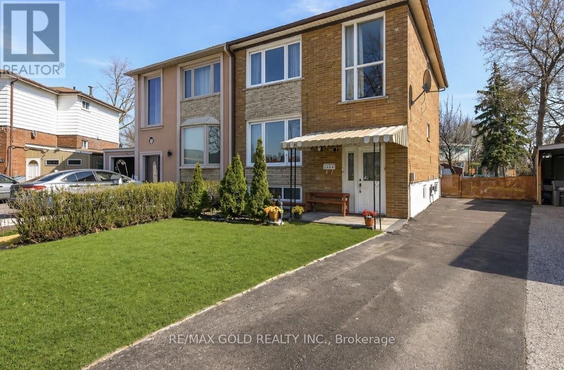 Semi-Detached/Link at 7464 HOMESIDE GARDENS, Mississauga (Malton)