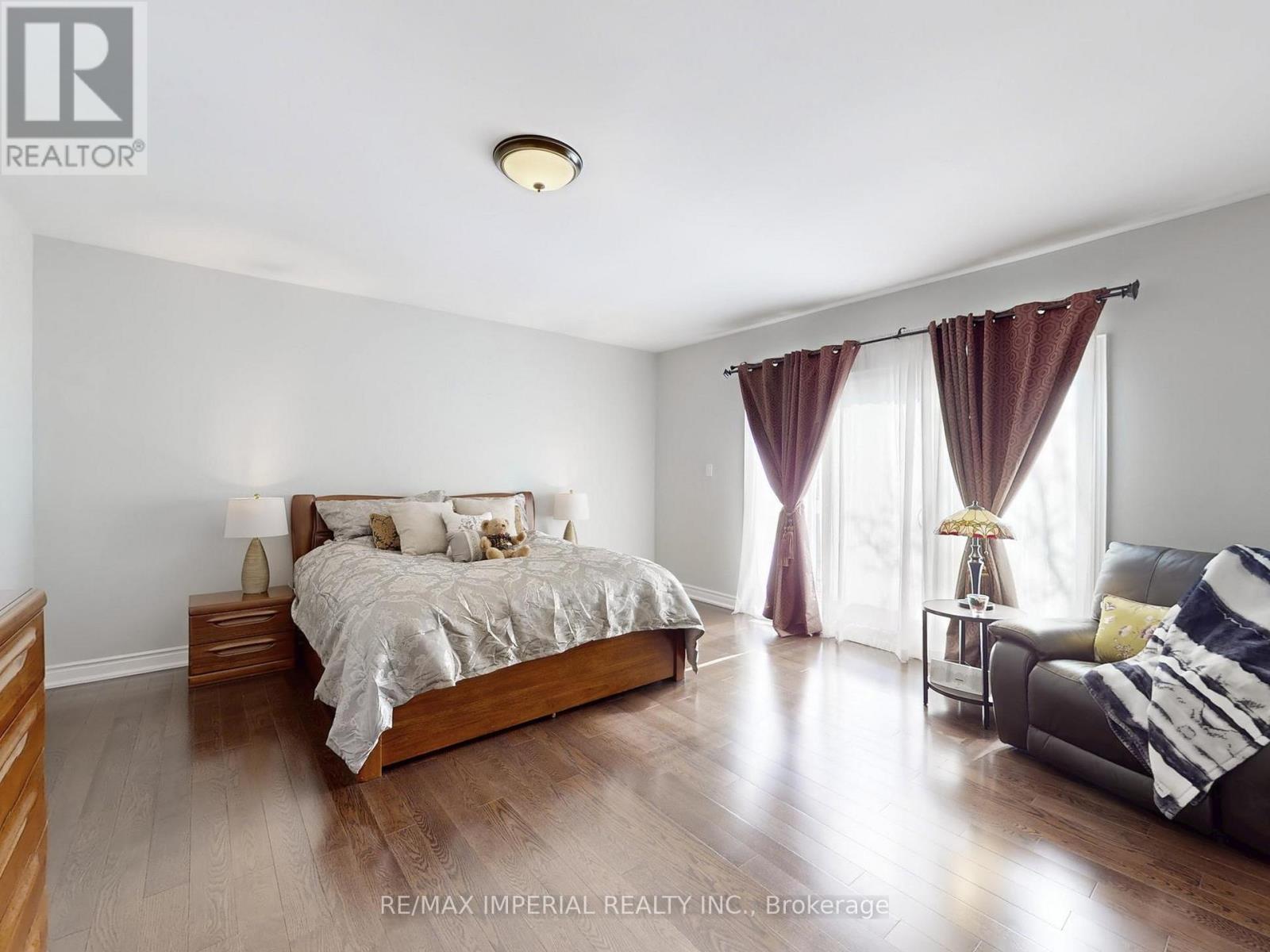 Detached at 140 ROMAIN CRESCENT, Oakville
