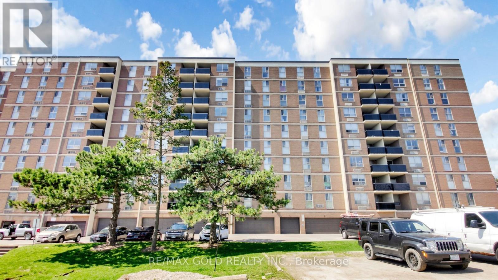 Apartment at 102 - 2825 ISLINGTON AVENUE, Toronto (Humber Summit)