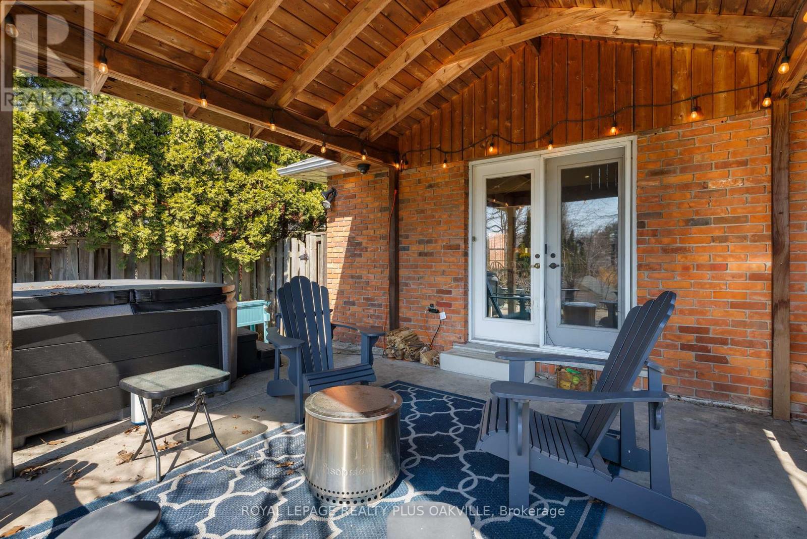Detached at 258 SHOREACRES ROAD, Burlington