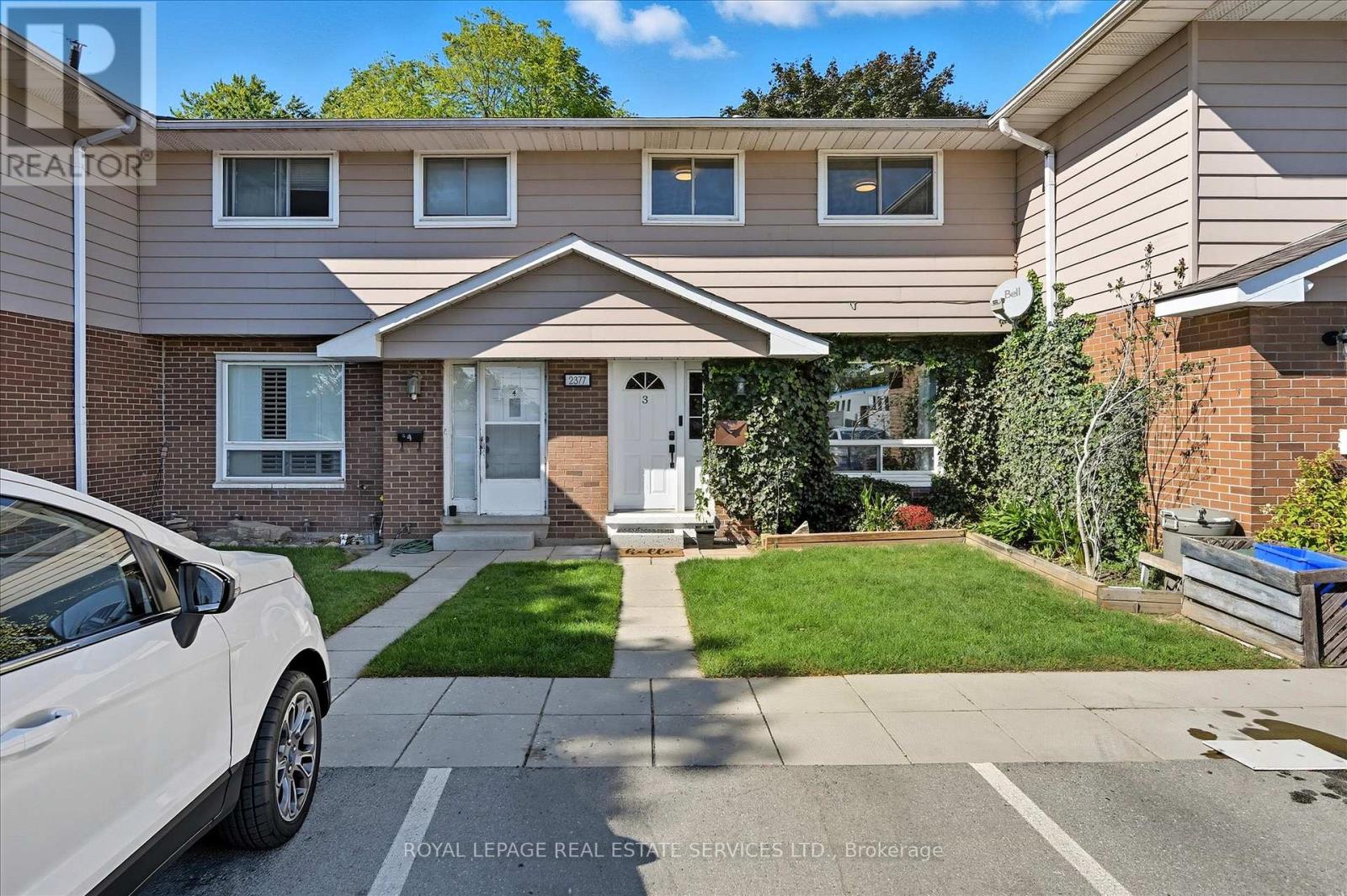 Townhouse at 3 - 2377 INDUSTRIAL STREET, Burlington (Mountainside)