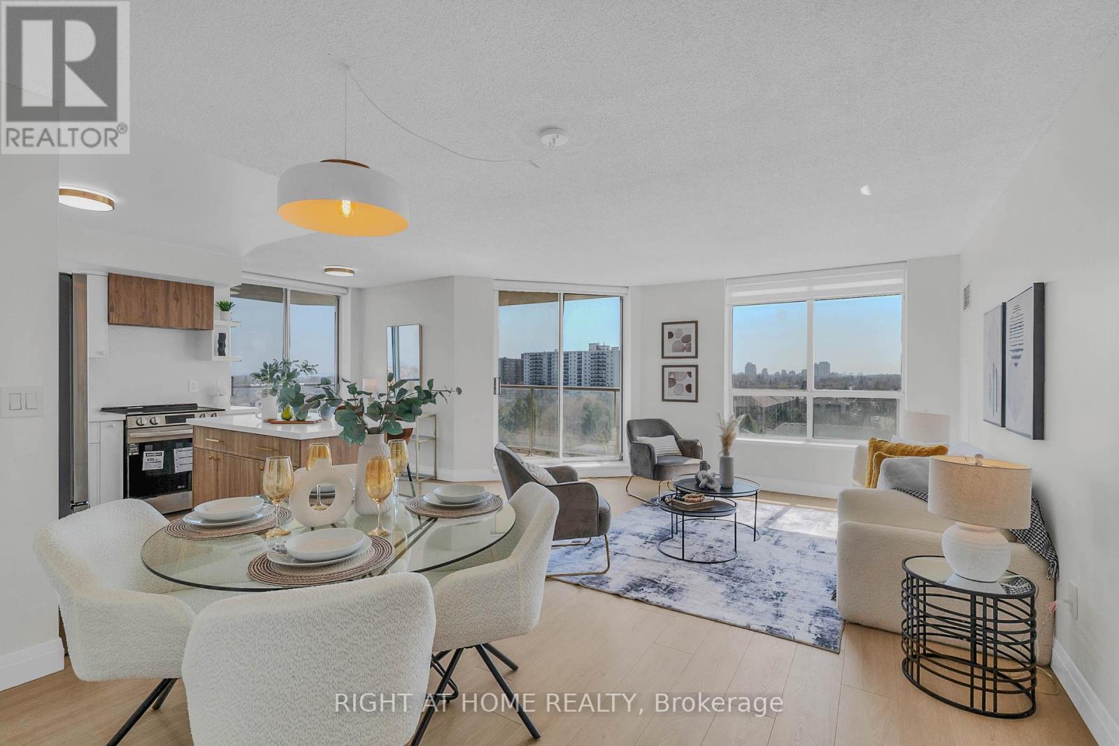 Apartment at 705 - 1140 PARKWEST PLACE, Mississauga (Lakeview)